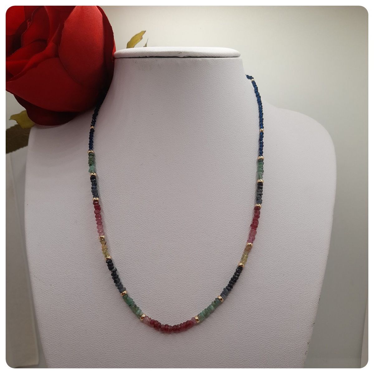 CAT JOYAS - Collar de raiz de zafiros esmeraldas y rubies