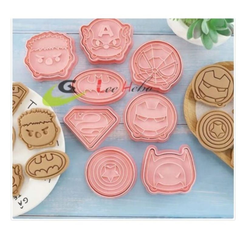 GENERICO - Cortador De Galletas 8 Piezas Plastico Avengers