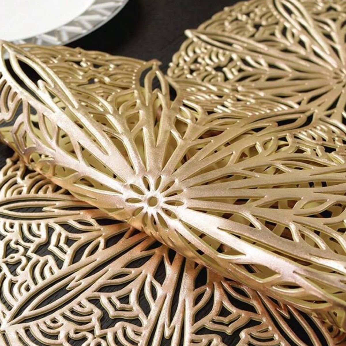 GENERICO - Camino de mesa dorado