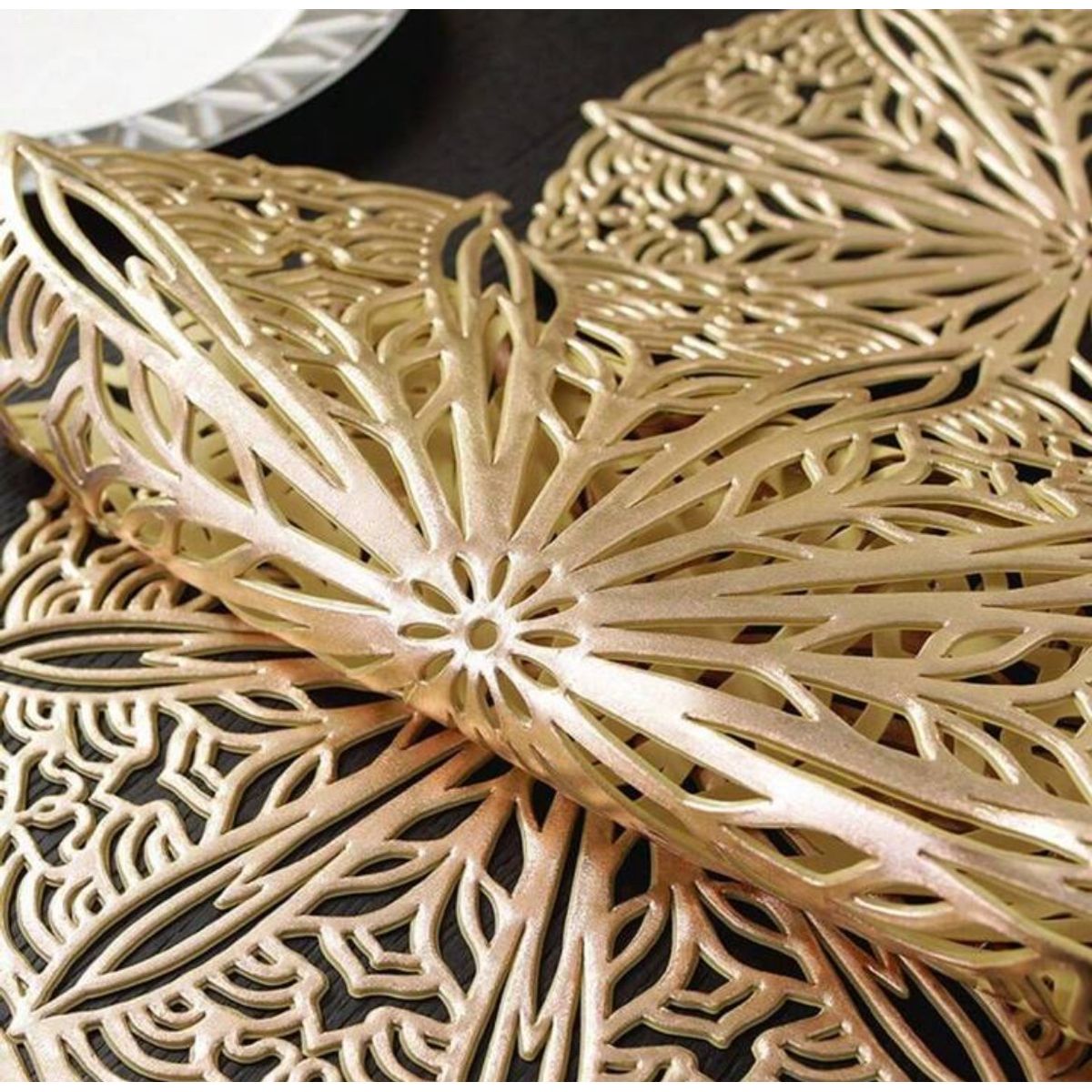 GENERICO - Camino de mesa dorado