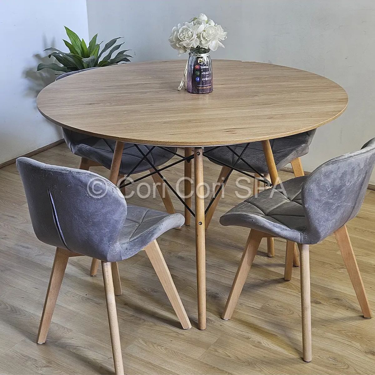 CORI CORI - Comedor Mesa Wood 120cm + 4 Sillas Mariposa Velvet Grises