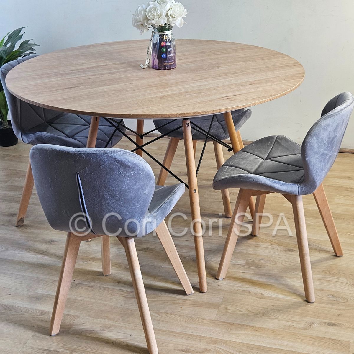 CORI CORI - Comedor Mesa Wood 120cm + 4 Sillas Mariposa Velvet Grises