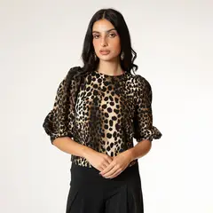 NATALIA SEGUEL - Polera Abril Manga Corta Animal Print