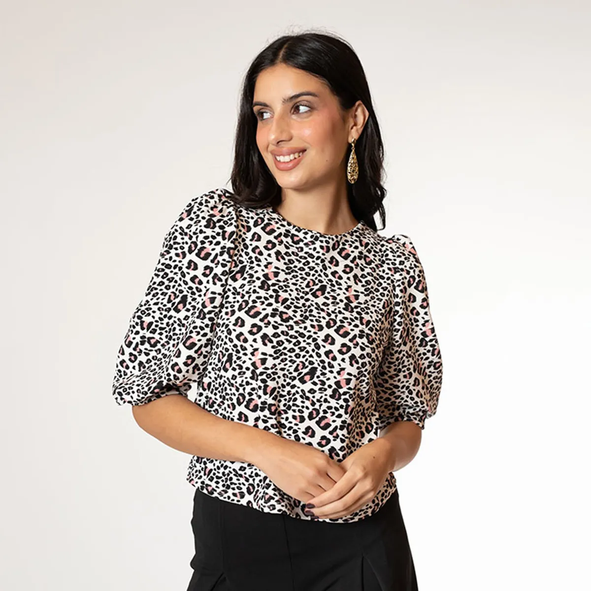 NATALIA SEGUEL - Polera Abril Manga Corta Animal Print Rosa Natalia Seguel