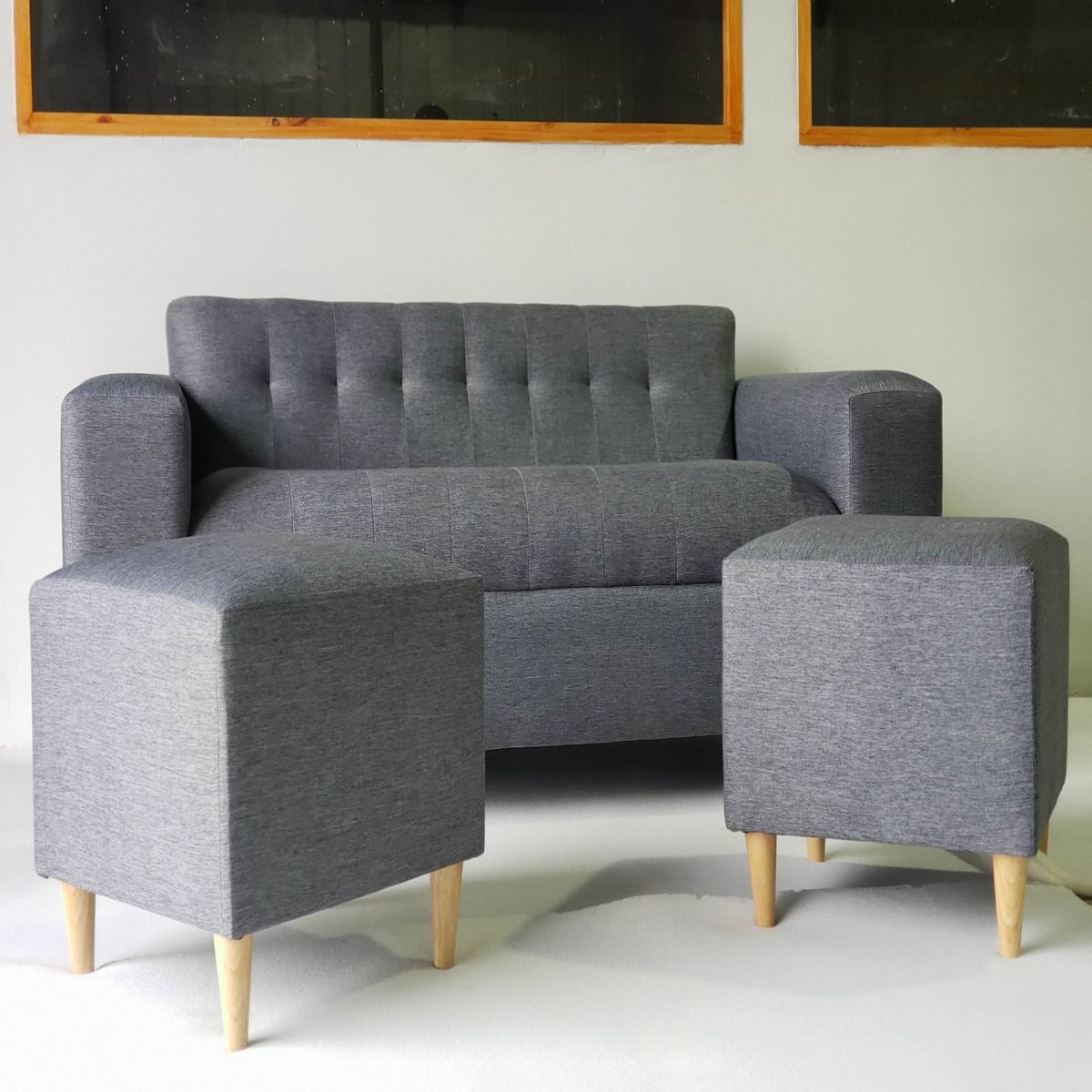 MUEBLES NEW - SOFA DOS CUERPOS MAS DOS PUFF GRIS OSCURO LINO.