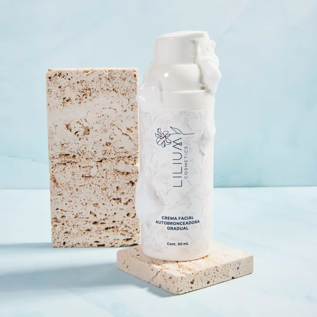 LILIUM COSMETICS - Crema facial autobronceante 50 ml - Lilium Cosmetics