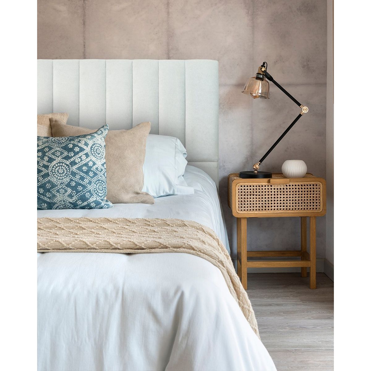 KABECEROS - RESPALDO TUBULAR - 1.5 PLAZAS - VELVET COLOR GRIS CLARO