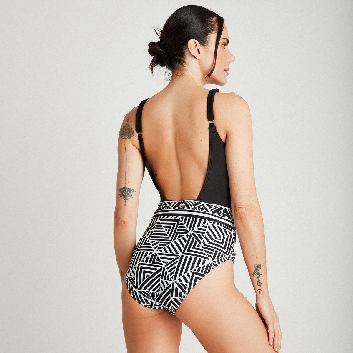 CURVI - Traje De Baño 1 Pieza Con Print En Parte Inferior Negro