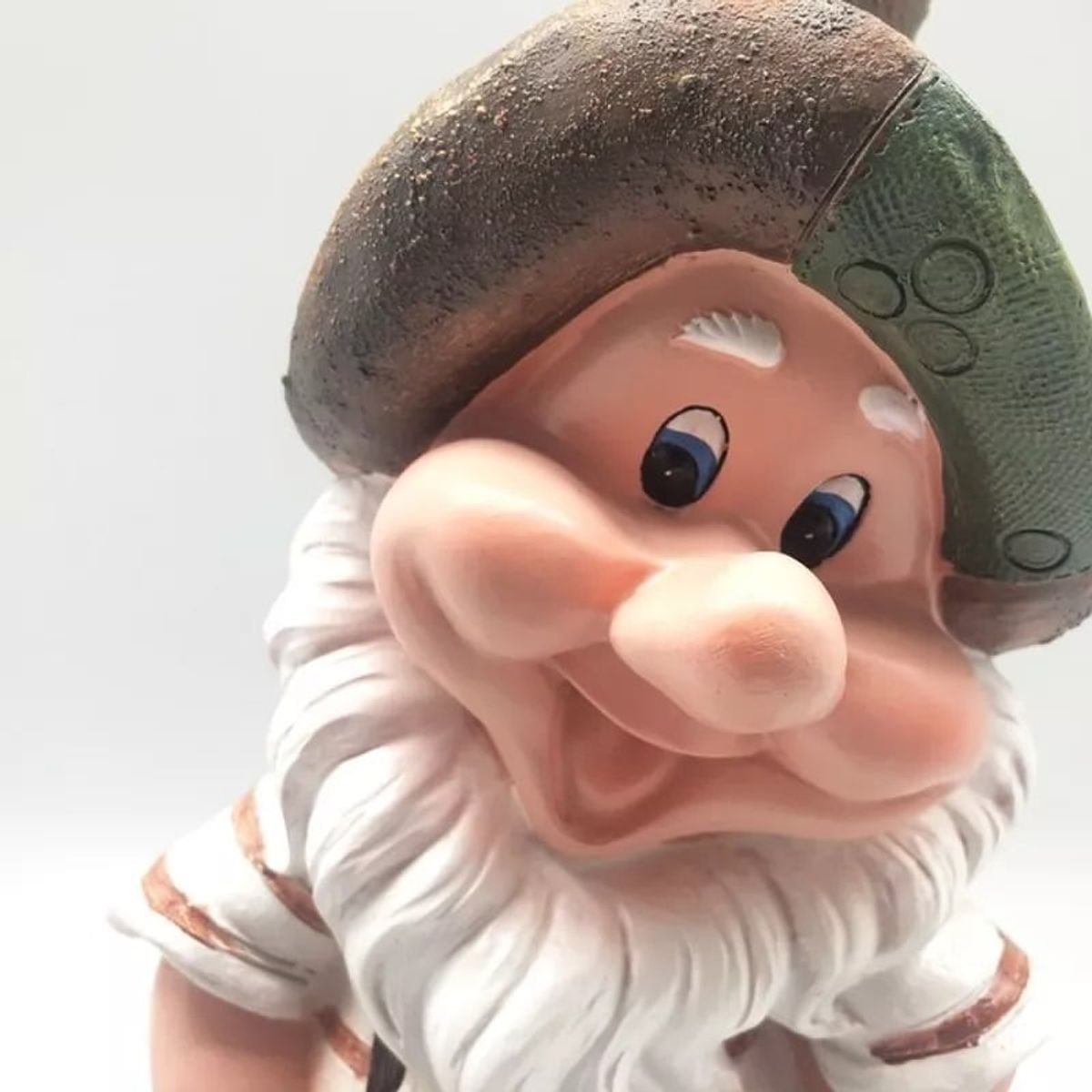 GENERICO - Enano Acariciando Un Puercoespin - S0090