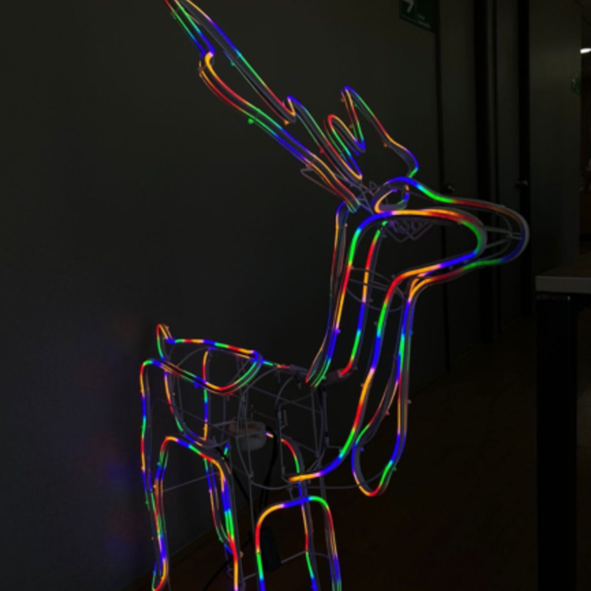 GENERICO - RENO CON MOVIMIENTO NAVIDEÑO 110CM