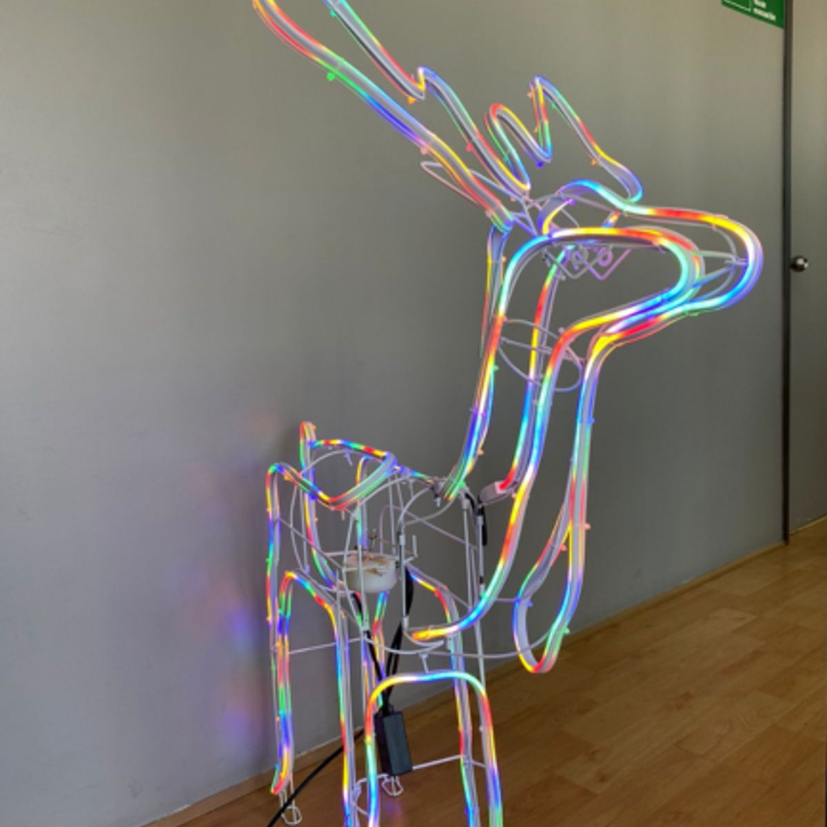 GENERICO - RENO CON MOVIMIENTO NAVIDEÑO 110CM