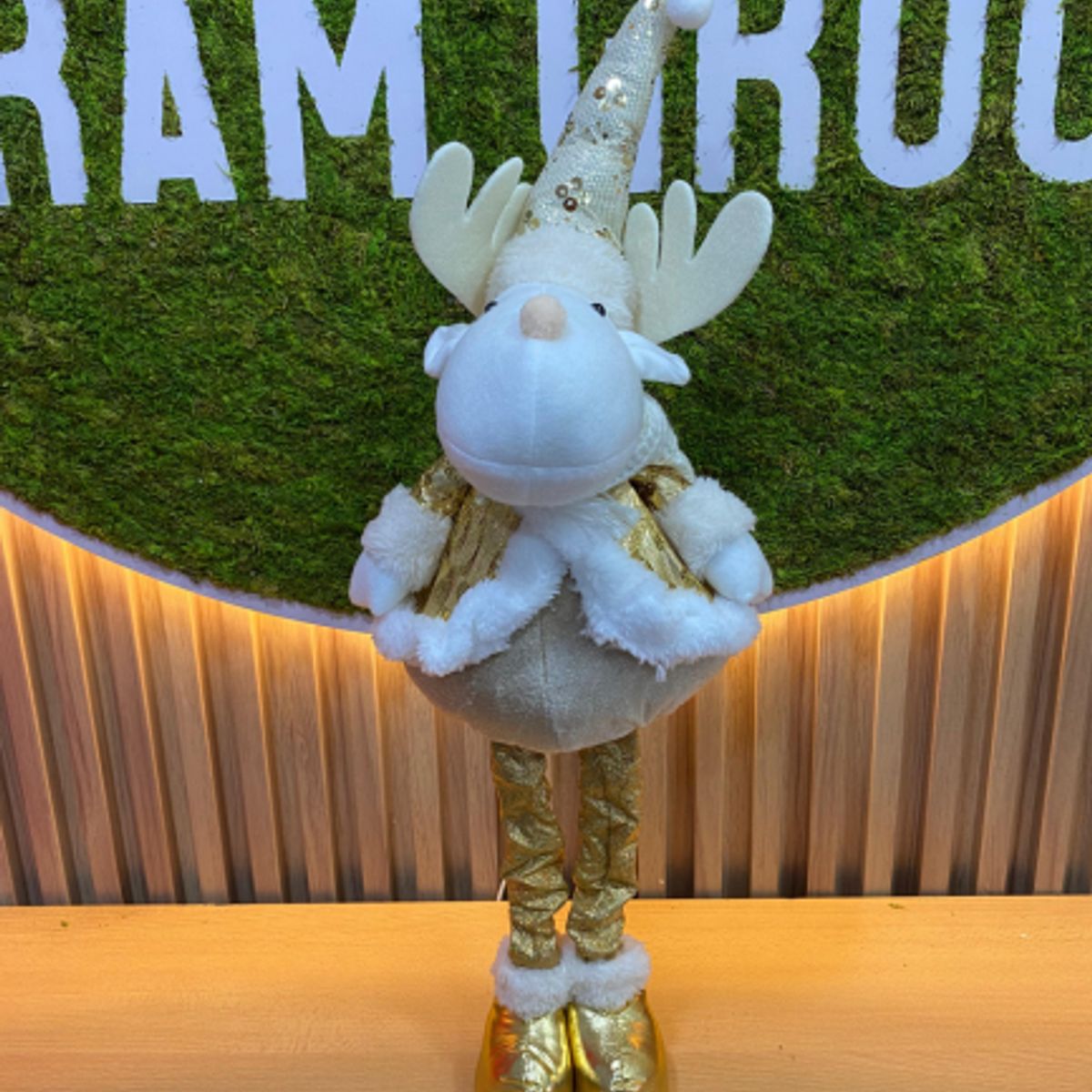 GENERICO - VIEJO PASCUERO PATAS LARGAS 60CM DORADO