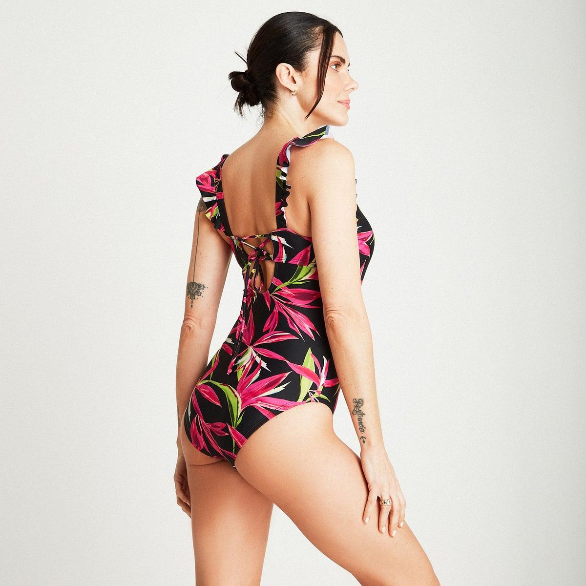 CURVI - Traje De Baño 1 Pieza Estampado Tropical Negro