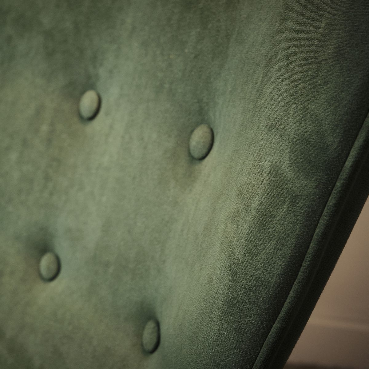 RELAN - Sitial de Terciopelo Relan Tarina Poltrona Capitoné Verde