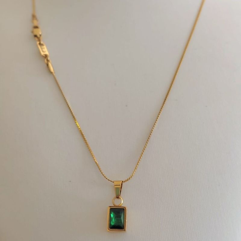 GENERICO - Cadena de ORO LAMINADO 18K Con COLGANTE DE ESMERALDA