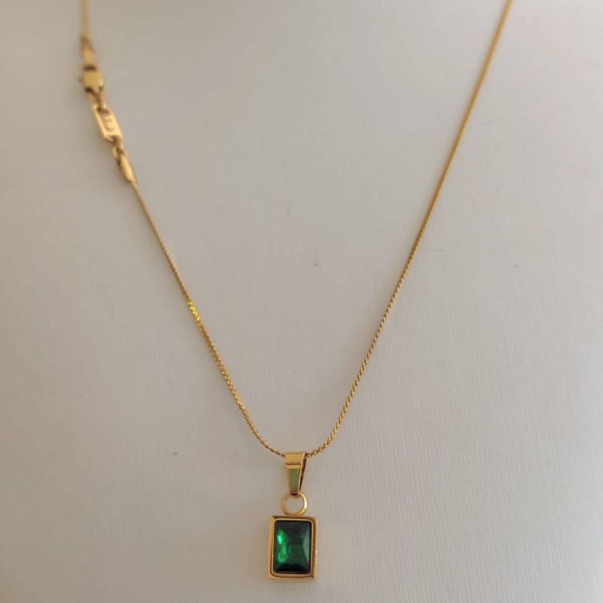 GENERICO - Cadena de ORO LAMINADO 18K Con COLGANTE DE ESMERALDA