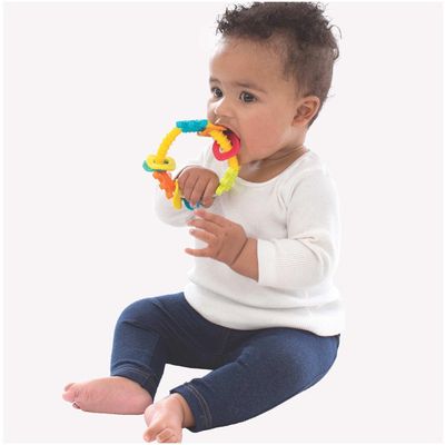 Imagen 2 del producto Sonajero y Mordedor Triangular Triangle Teether