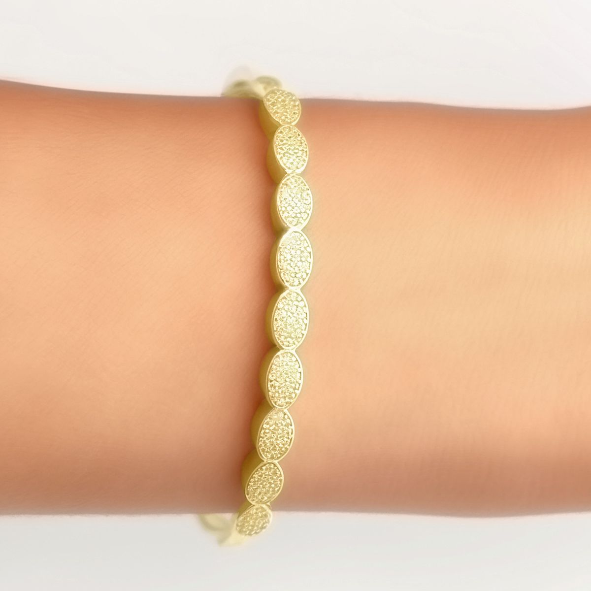 COGGIOLA - Pulsera Esclava Óvalos Circón Enchapado Oro 18K