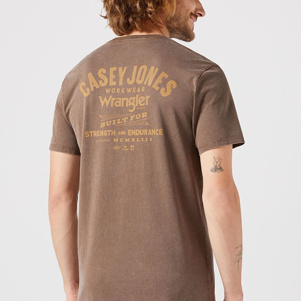 WRANGLER - Polera Regular Fit Casey Jones Tee Café