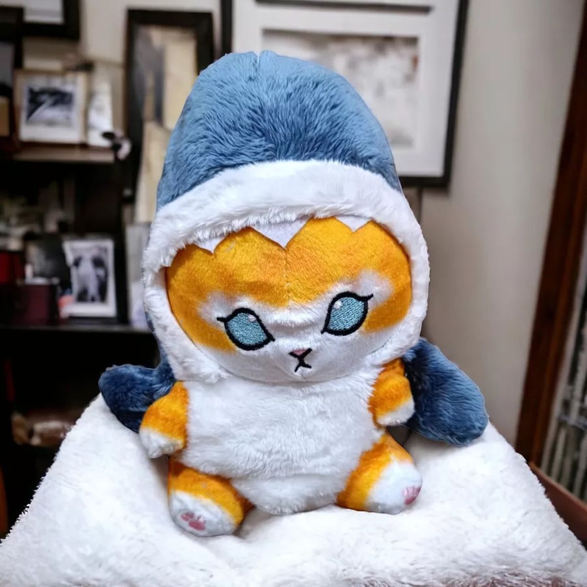 GENERICO - Gato Tiburón, Peluche Gatito Con Disfraz, Michi 22 Cm.
