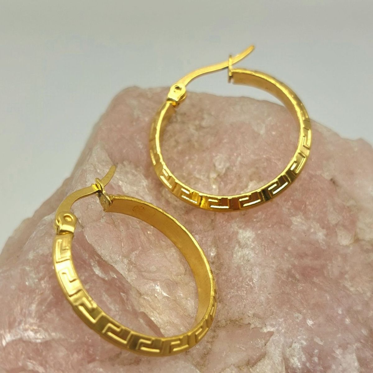 GENERICO - Argollas ORO LAMINADO 18K Diseño GRECAS