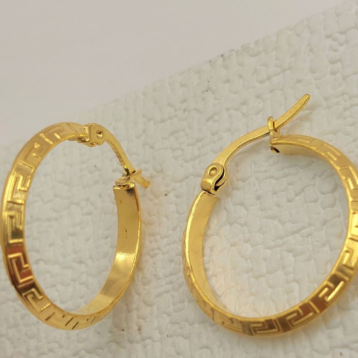 GENERICO - Argollas ORO LAMINADO 18K Diseño GRECAS