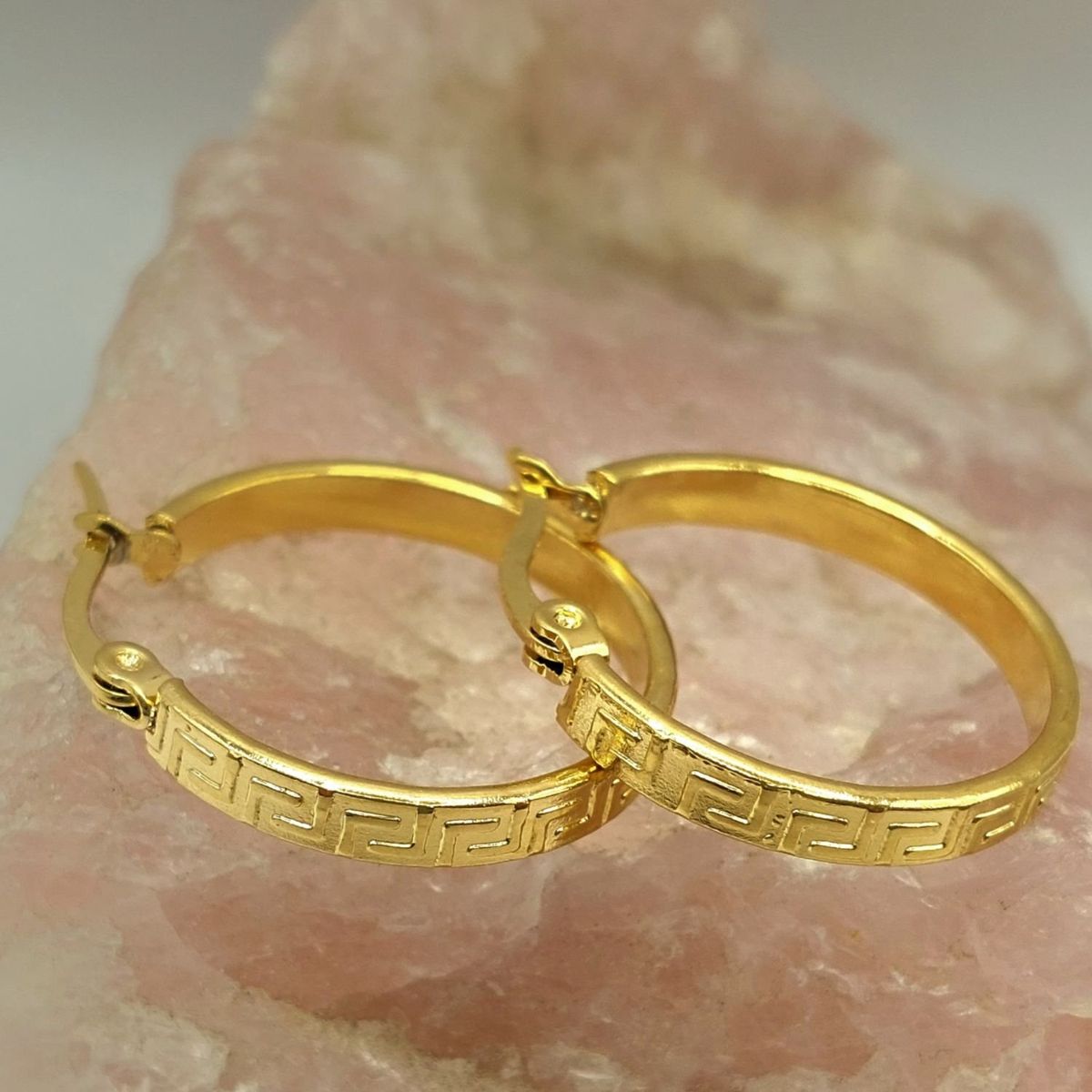 GENERICO - Argollas ORO LAMINADO 18K Diseño GRECAS 2,5 MM