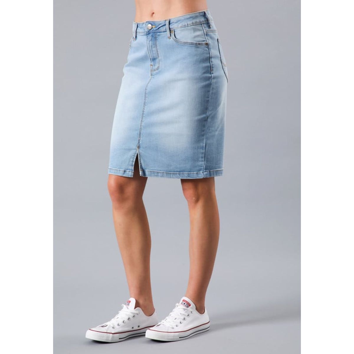 LEE - Falda Regular Tiro Medio Azul Claro