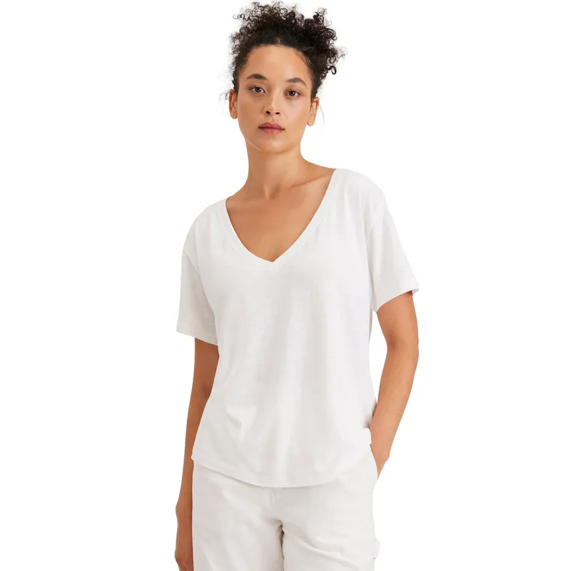 DOCKERS - Polera Mujer Deep V-Neck Regular Fit Blanca Dockers