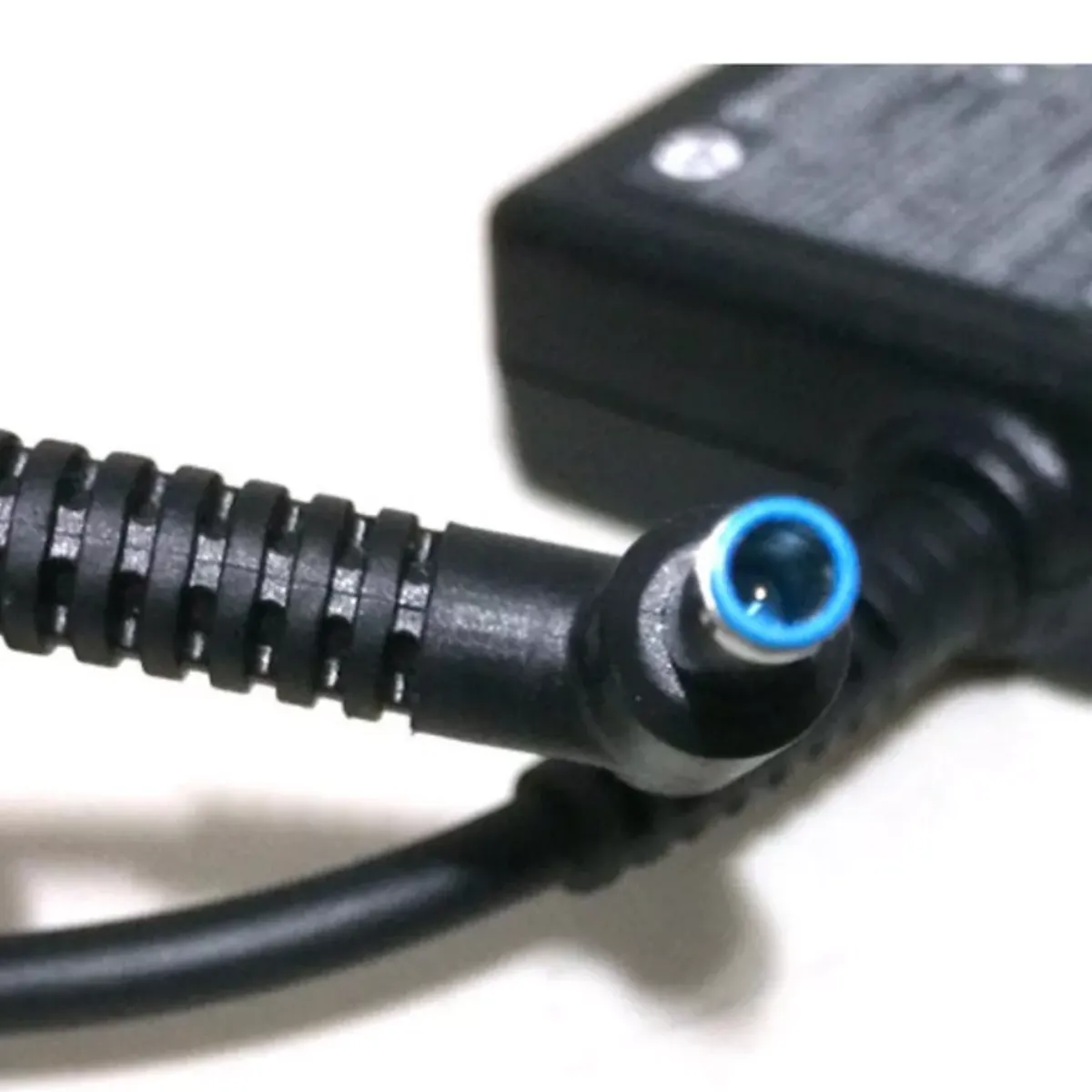 DM - Cargador Para Notebook Hp 195v 231a P Azul