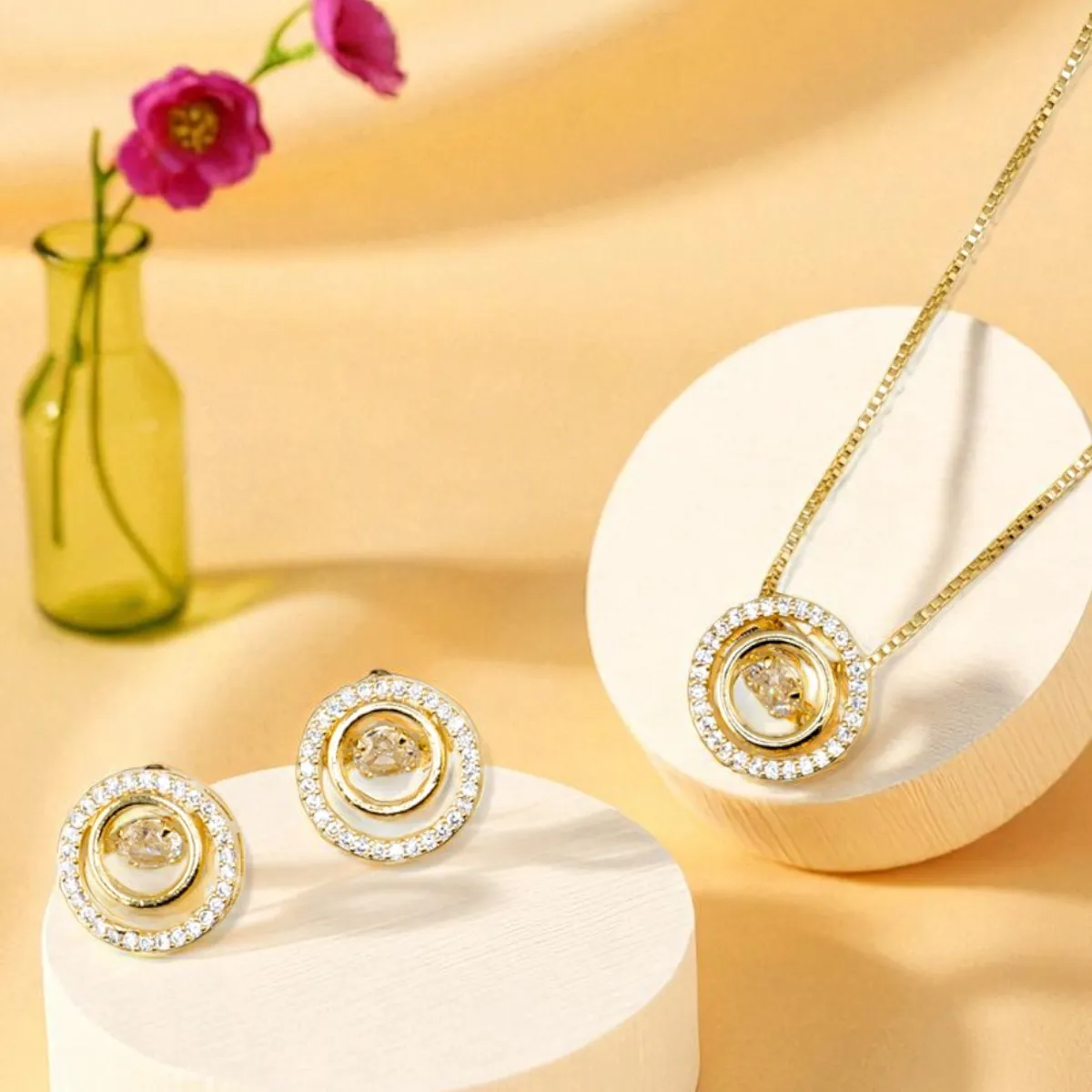 JOYAS MONTERO - Conjunto Fiorella Baño de Oro Con Micro Circones