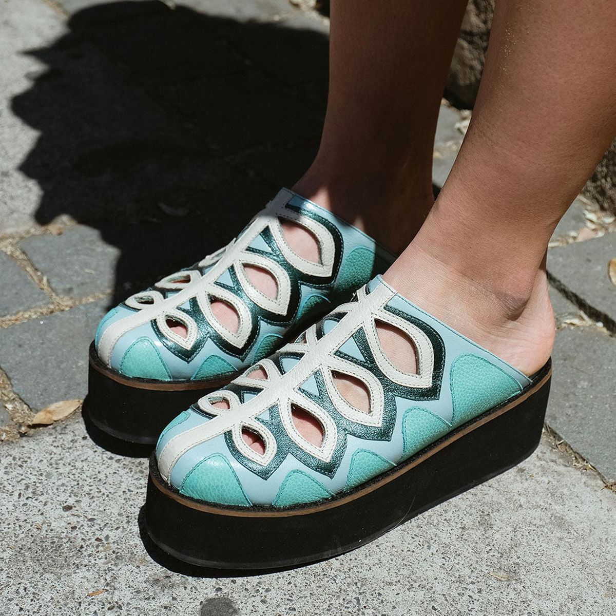 VANESSA GIL - PUNTILLA DE CUERO FLOR MENTA - Celeste - 40