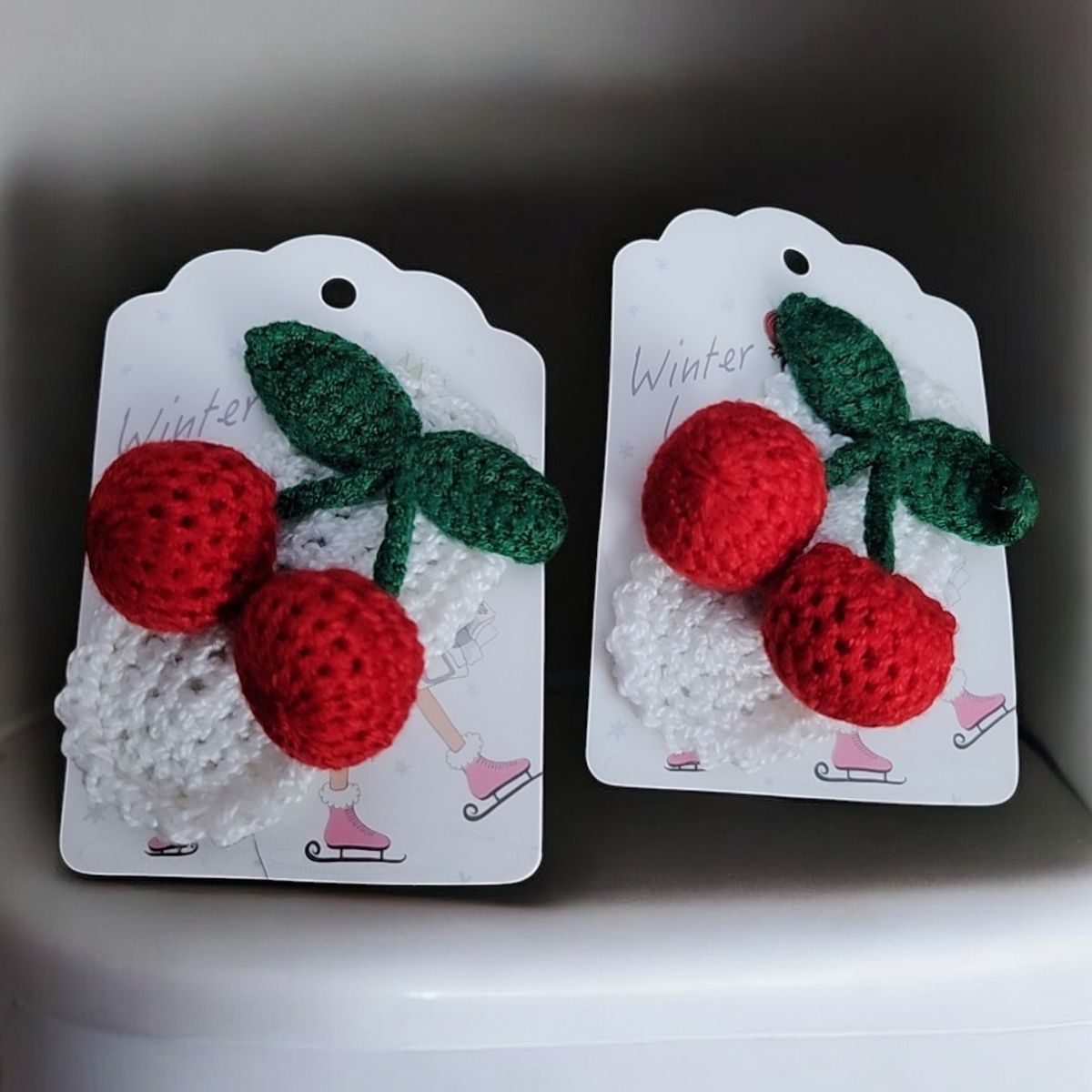 GENERICO - Traba clip a crochet  cereza dulce