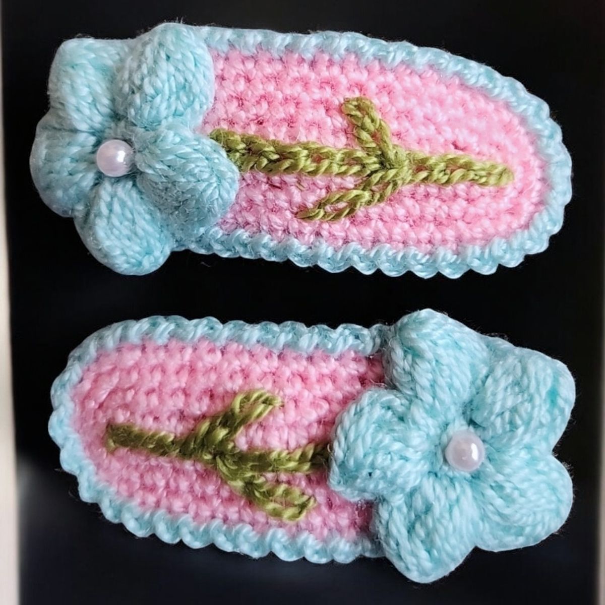 GENERICO - Traba clip a crochet flor celeste