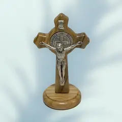 GENERICO - Crucifijo Italiano con base de San Benito