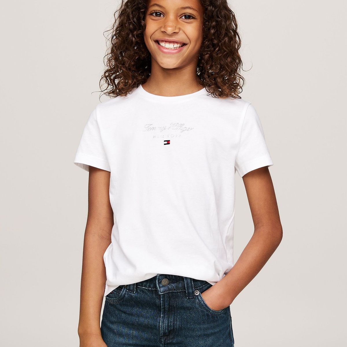 TOMMY HILFIGER - Polera De Niña Con Logo Nyc Blanco Tommy Hilfiger