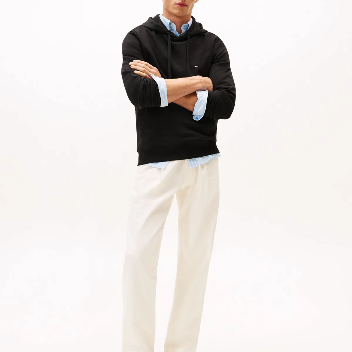 TOMMY HILFIGER - Polerón Hoodie Con Logo Bordado Negro Tommy Hilfiger