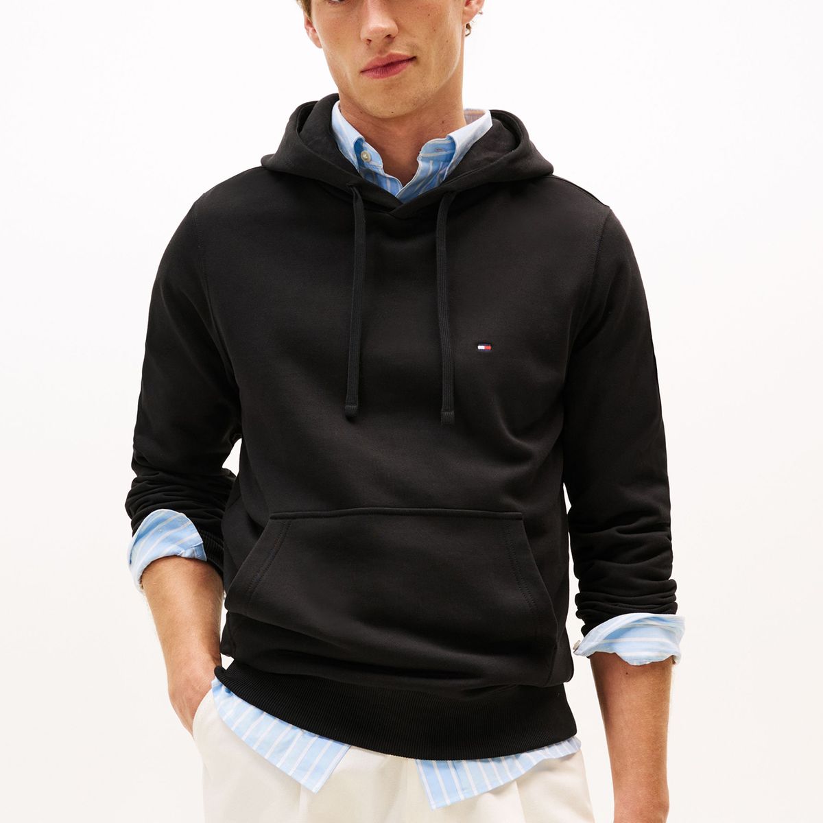 TOMMY HILFIGER - Polerón Hoodie Con Logo Bordado Negro Tommy Hilfiger
