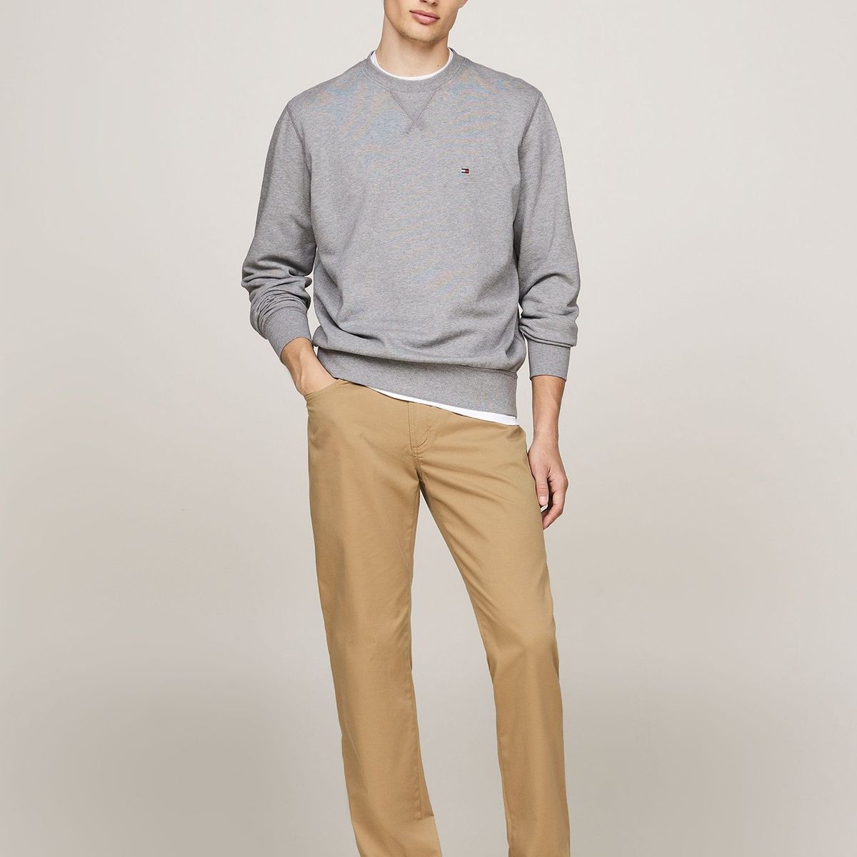 TOMMY HILFIGER - Polerón Solid Con Cuello Redondo Gris Tommy Hilfiger