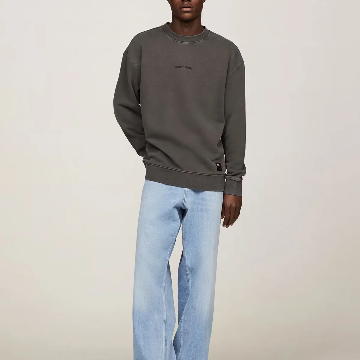 TOMMY HILFIGER - Polerón Classics Con Cuello Redondo Negro Tommy Jeans