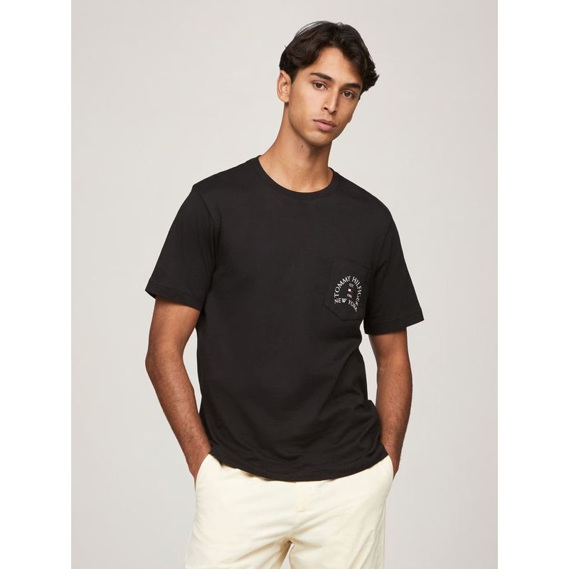 TOMMY HILFIGER - Polera Con Bolsillo Y Logo Arqueado