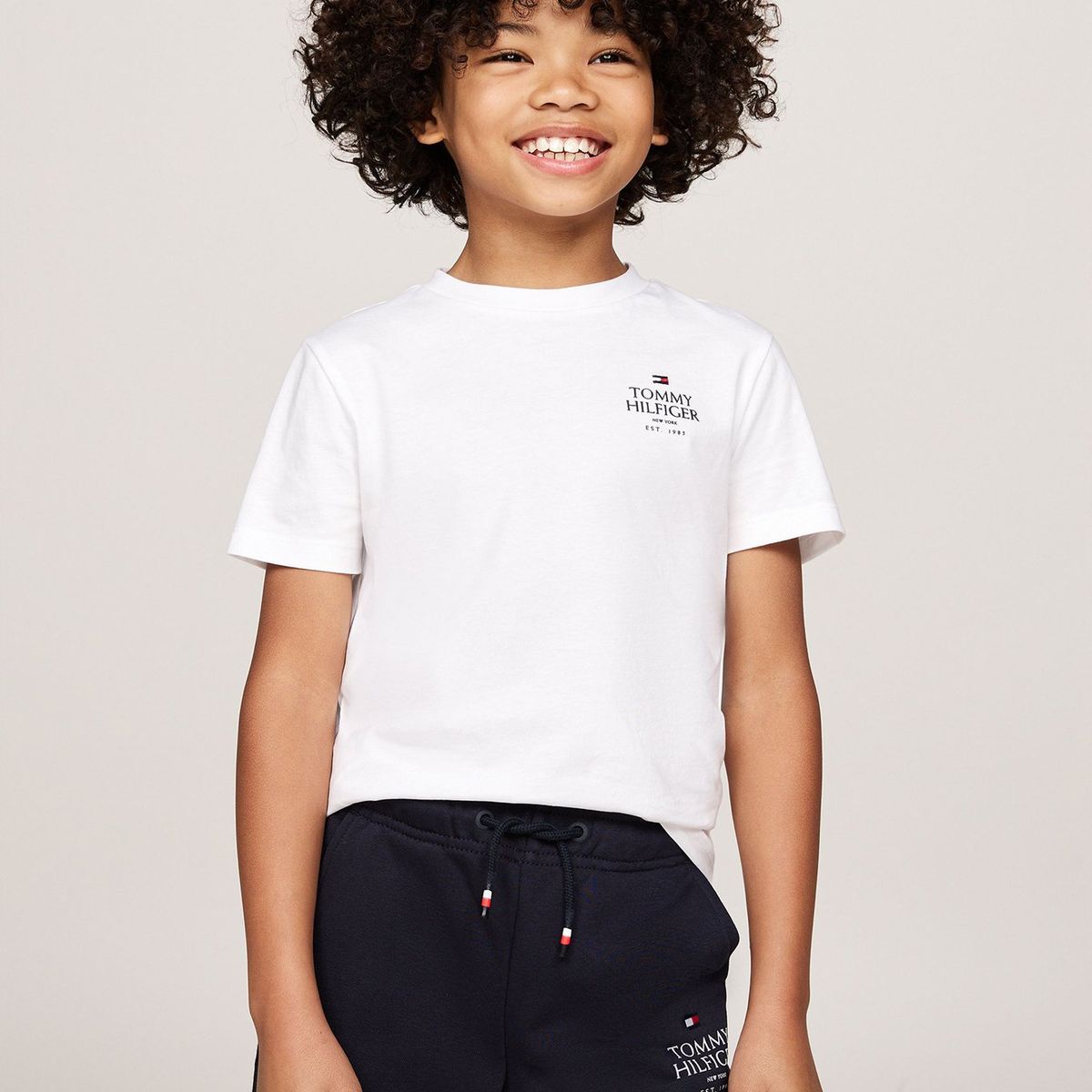 TOMMY HILFIGER - Polera De Niño Con Logo Gráfico Blanco Tommy Hilfiger