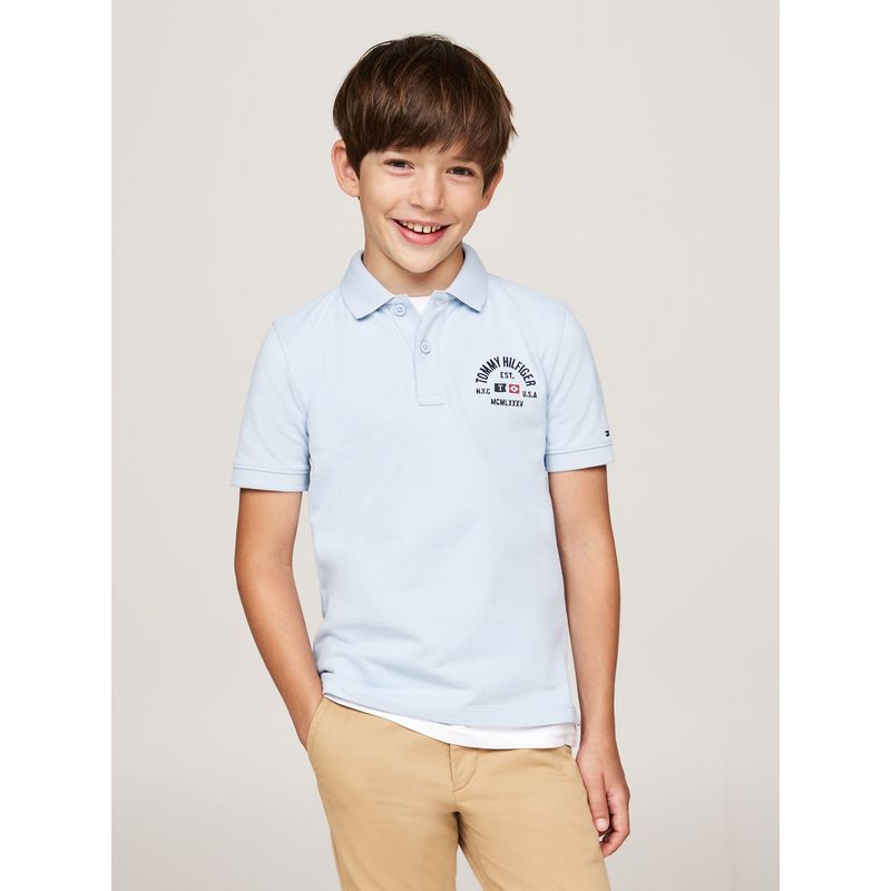 TOMMY HILFIGER - Polo De Niño Logo Flag Regular Fit Celeste Tommy Hilfiger_.