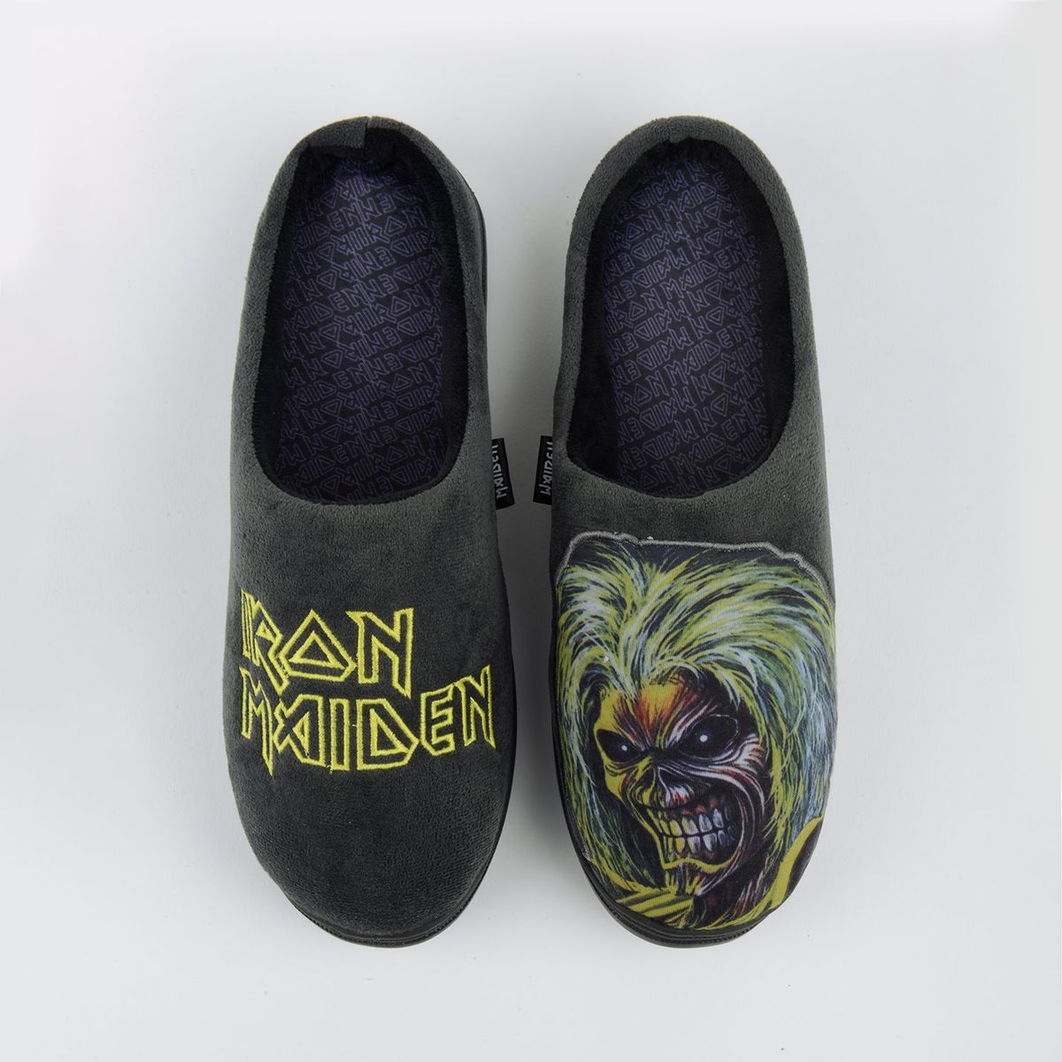 IRON MAIDEN - Pantufla Hombre Calaveras Gris Iron Maiden