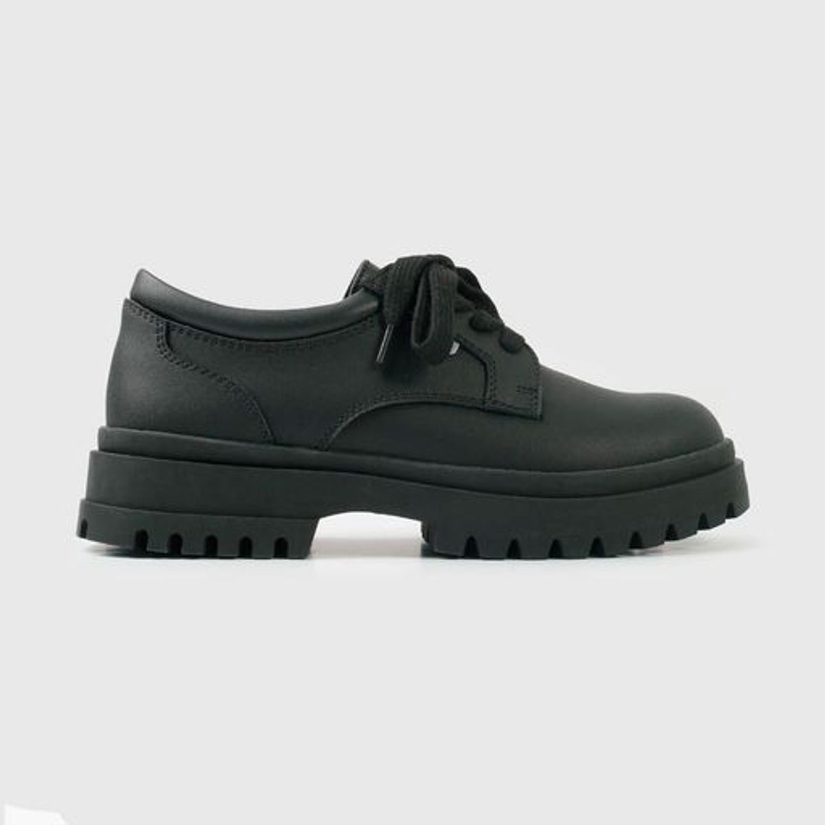 COLLOKY - Zapato Escolar Negro de Cuero con Plataforma y Cordones Niña