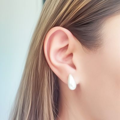 Imagen 2 del producto Aros Luciana Gota Perla Sintética Enchapado Oro 18K