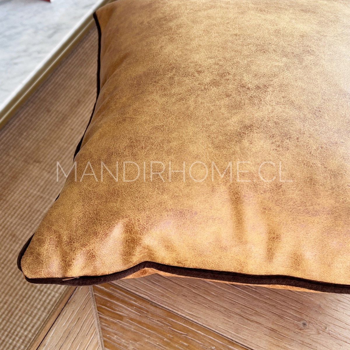 MANDIRHOME - Funda Cojín Eco Cuero Camel