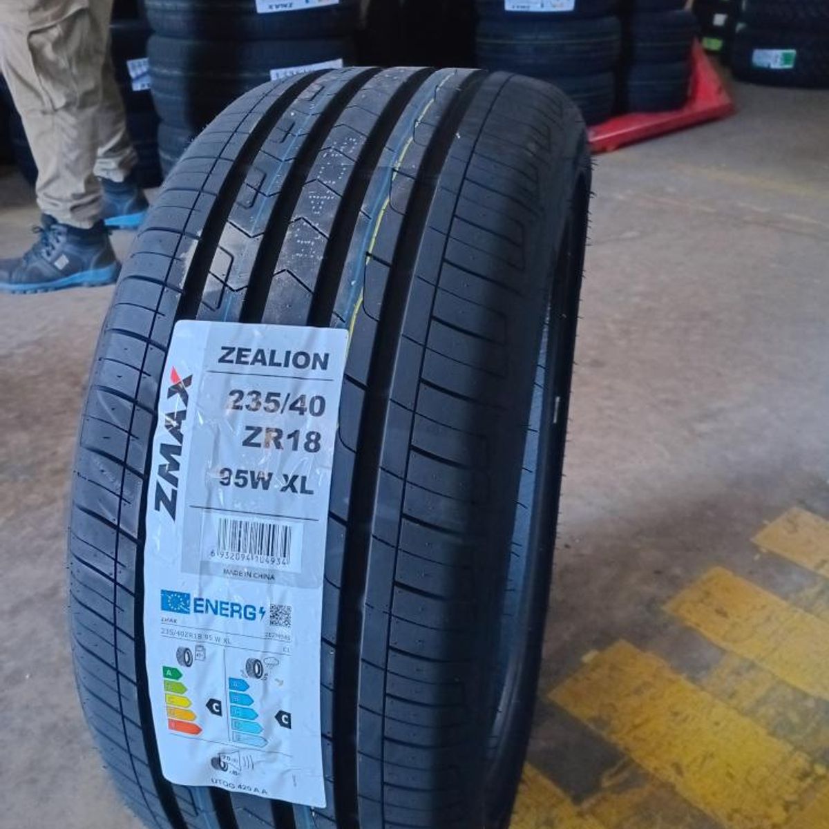 GENERICO - NEUMATICO 23540 R18 ZR ZMAX ZEALION XL 95W