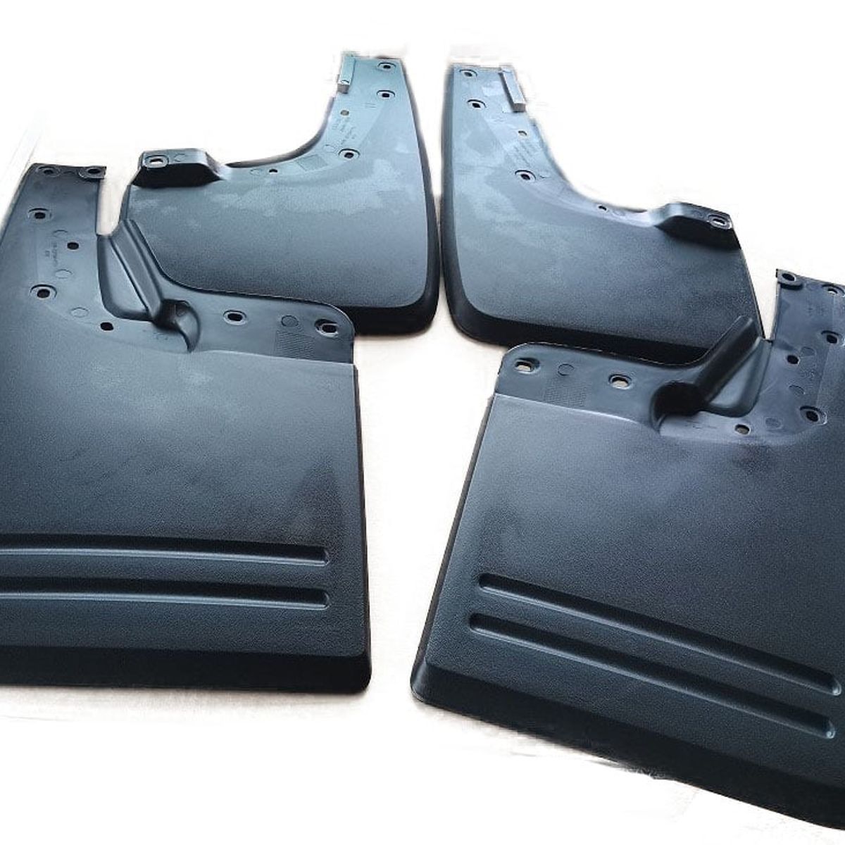 VOLKSWAGEN - Kit Aletas Guardabarros Tapabarros Amarok 2010-2024