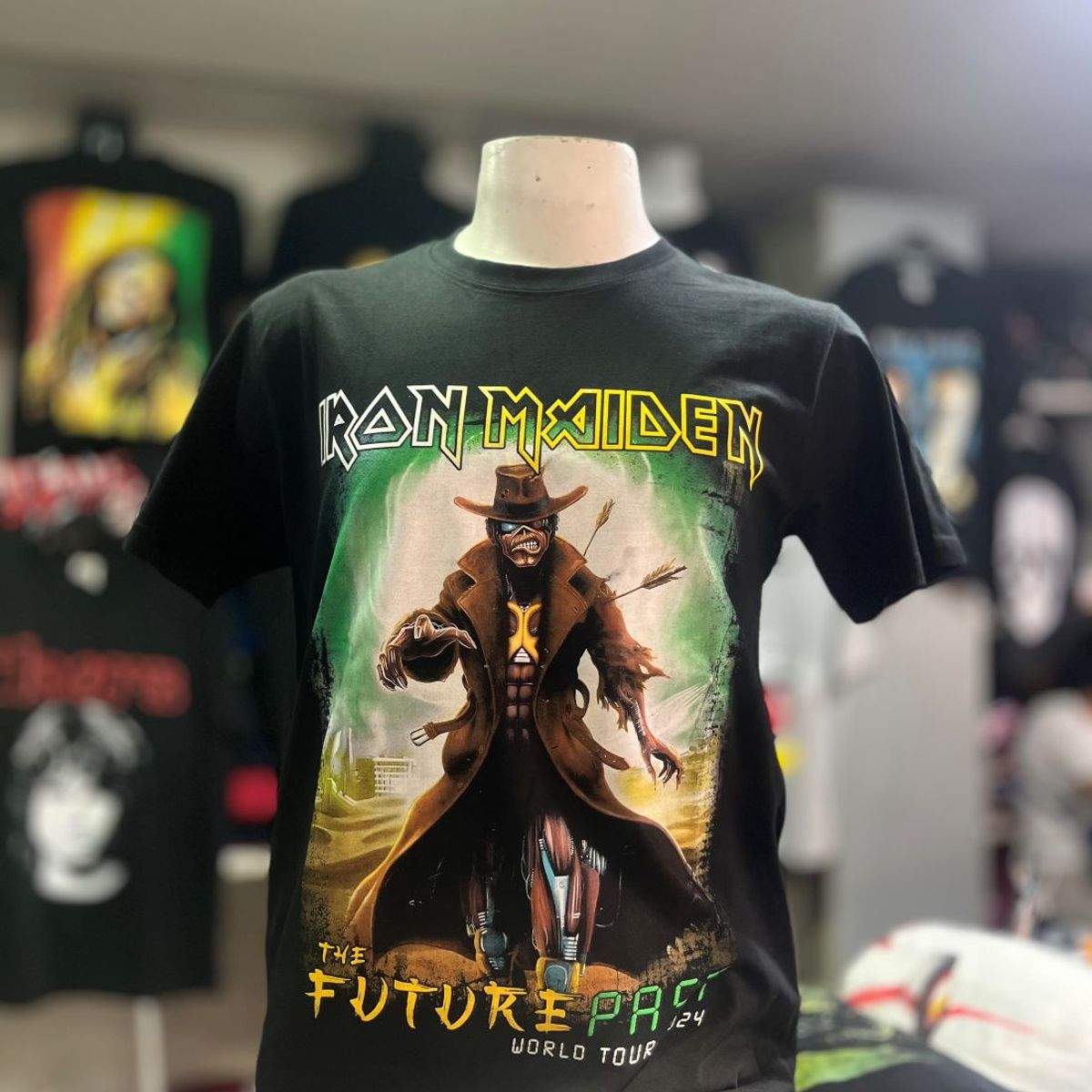 GENERICO - Iron Maiden  polera negra